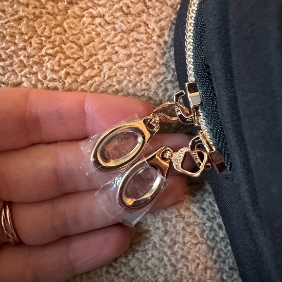 Hanging Toiletries Travel Bag - Picture 5 of 6